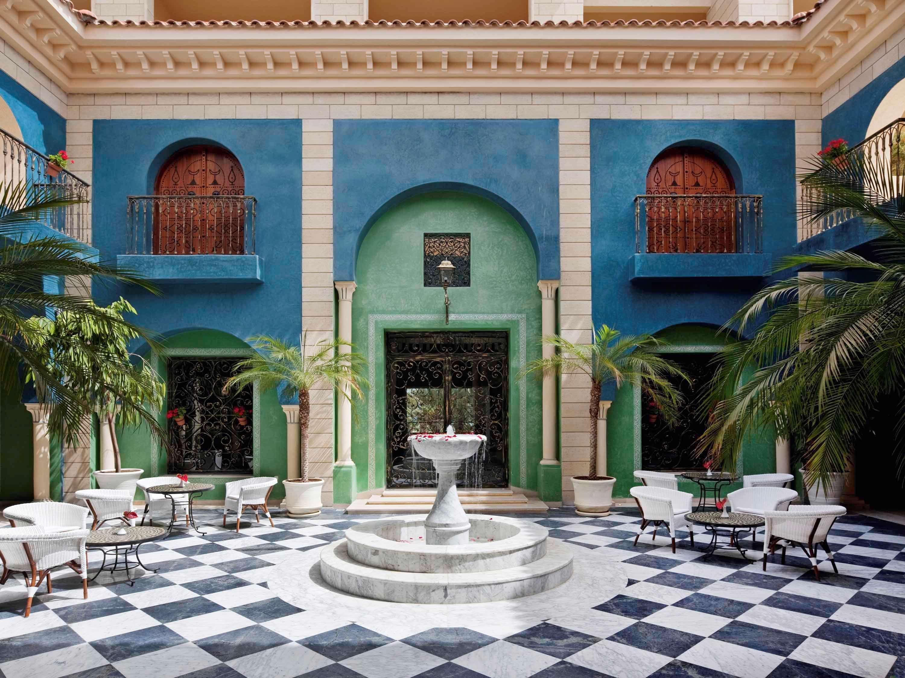 Moevenpick Resort & Marine Spa (סוס (עיר מראה חיצוני תמונה The hotel's courtyard