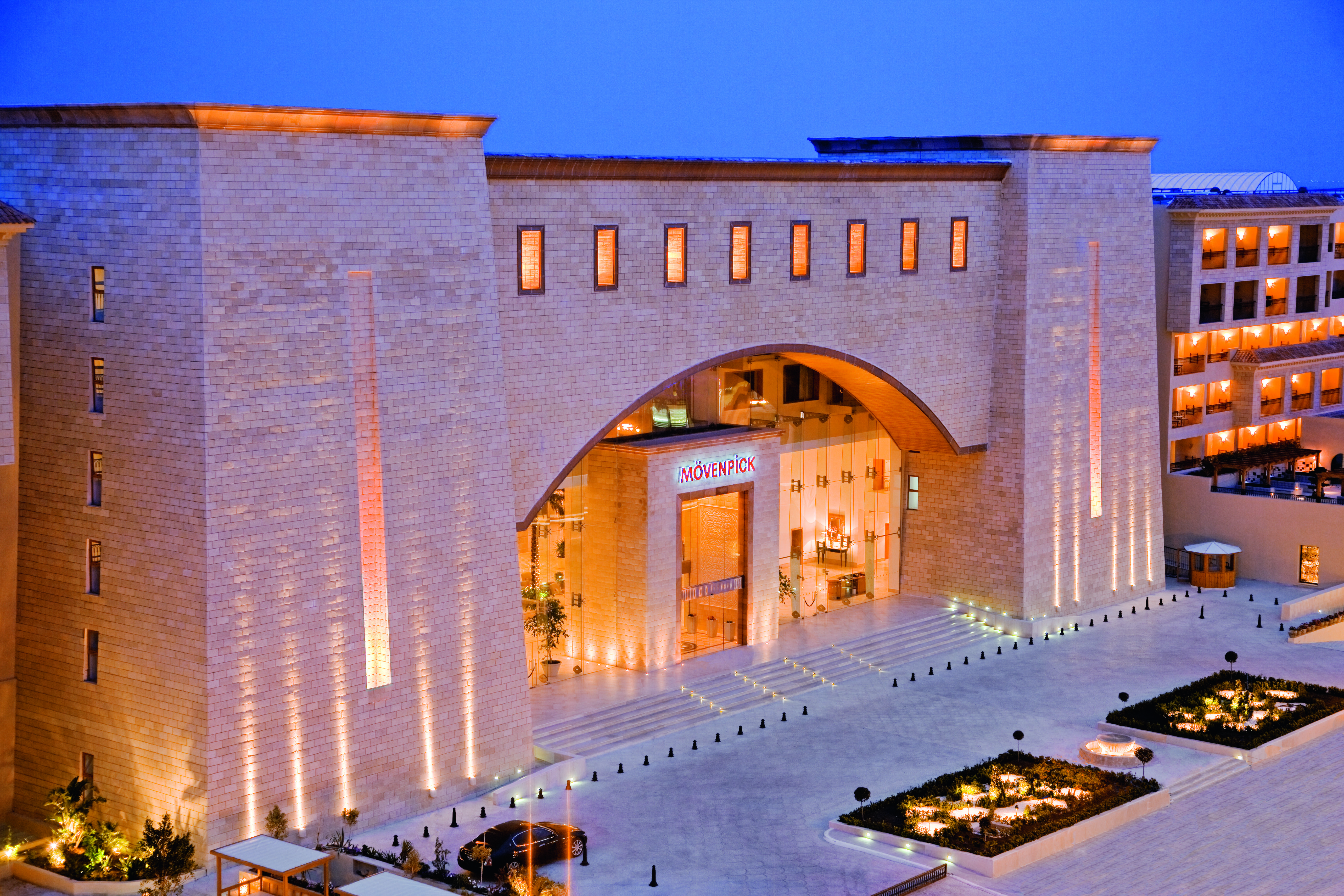 Moevenpick Resort & Marine Spa (סוס (עיר מראה חיצוני תמונה The main entrance of the resort