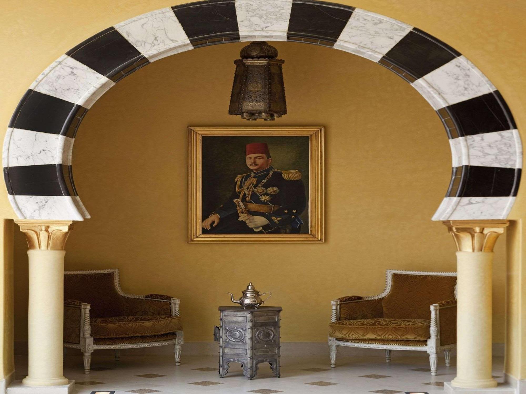 Moevenpick Resort & Marine Spa (סוס (עיר מראה חיצוני תמונה A portrait of King Farouk I of Egypt