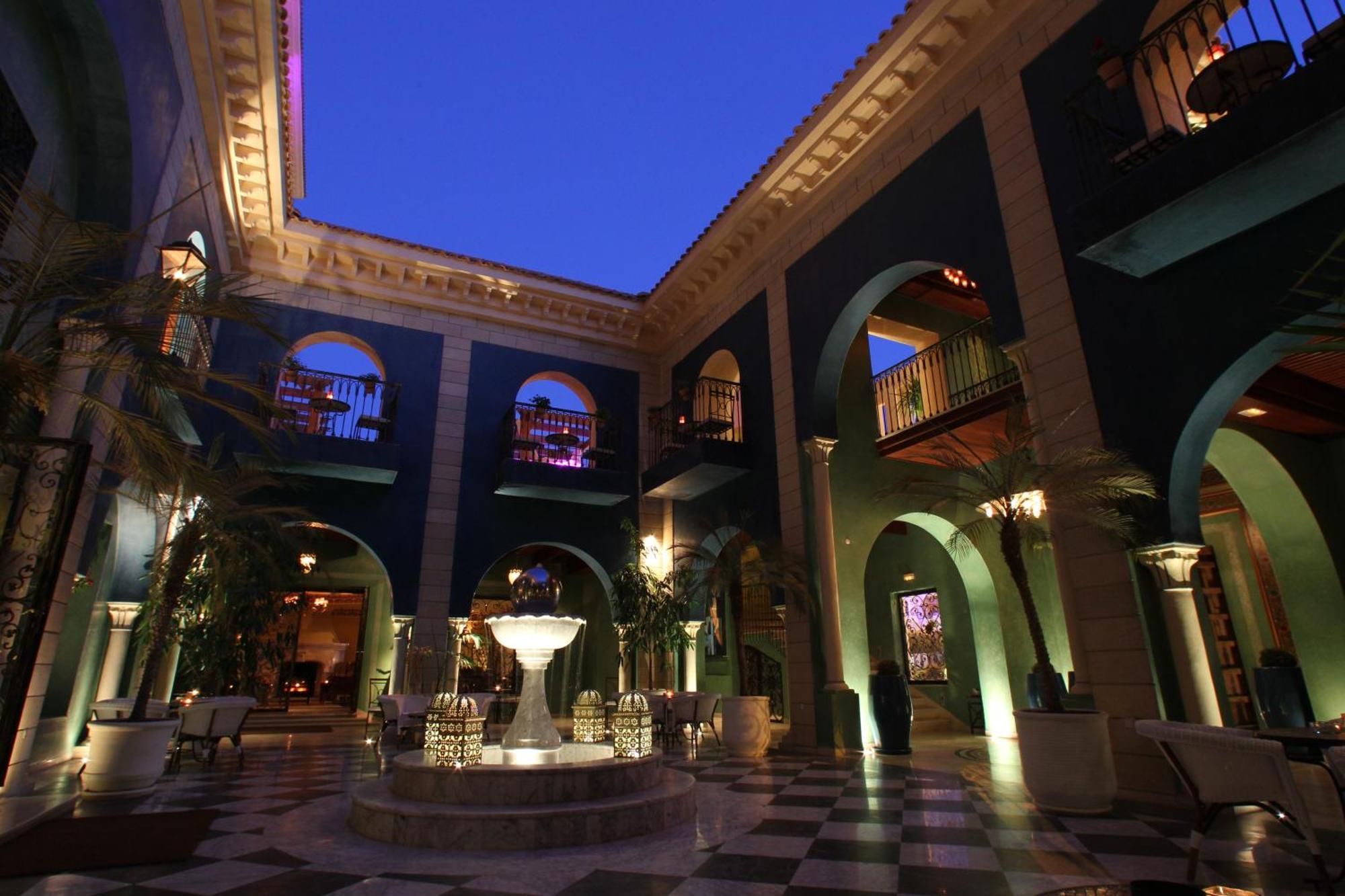 Moevenpick Resort & Marine Spa (סוס (עיר מראה חיצוני תמונה The interior of the hotel
