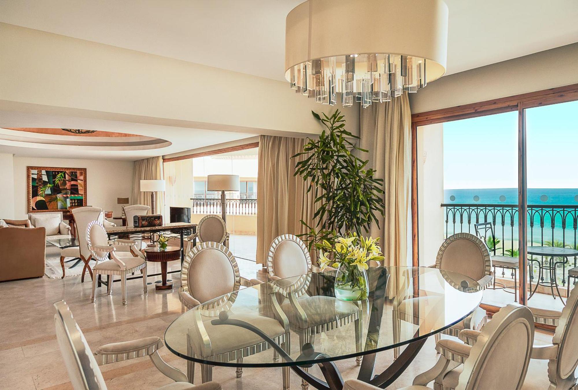 Moevenpick Resort & Marine Spa (סוס (עיר מראה חיצוני תמונה A suite at the resort