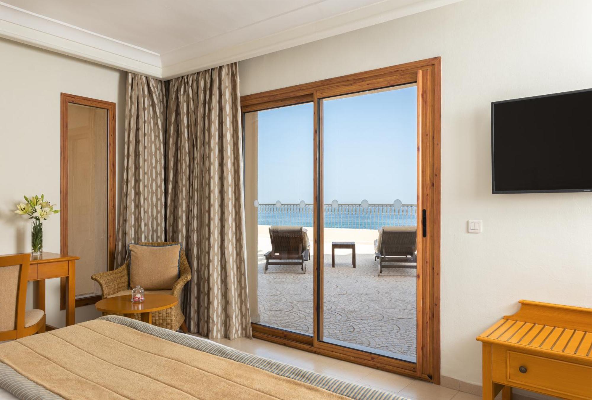 Moevenpick Resort & Marine Spa (סוס (עיר מראה חיצוני תמונה A sliding door