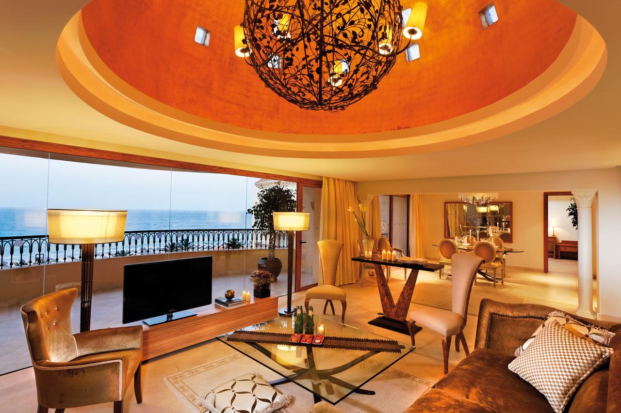 Moevenpick Resort & Marine Spa (סוס (עיר מראה חיצוני תמונה A suite at the Atlantis Paradise Island